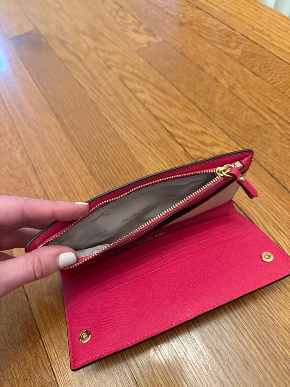 Michael Kors Light Pink Wallet with Gold Logo - Picture 3 of 4